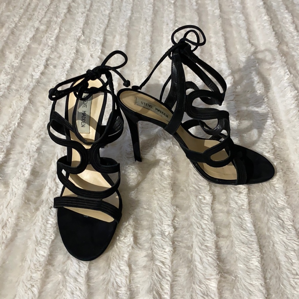 Steve Madden black strappy heels size 8 suede leather material lace up back